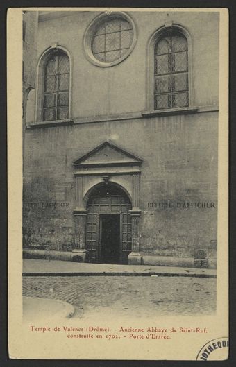Temple de Valence (Drôme) - Ancienne Abbaye de Saint-Ruf construite en 1702. - Porte d'Entrée.