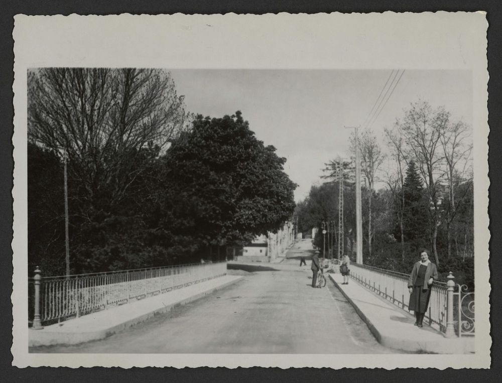 Pont sur le Jabron et la rue des écoles