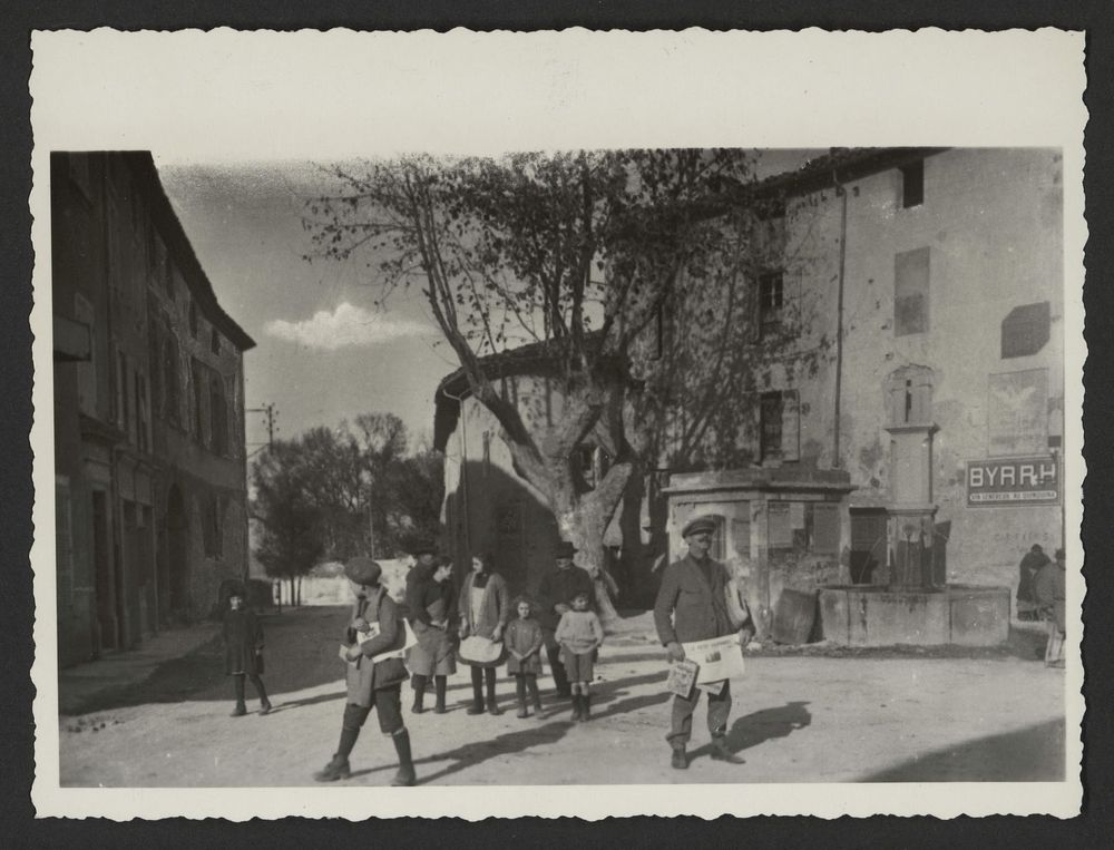 La place de la fontaine (au carrefour de la Piégonesse)