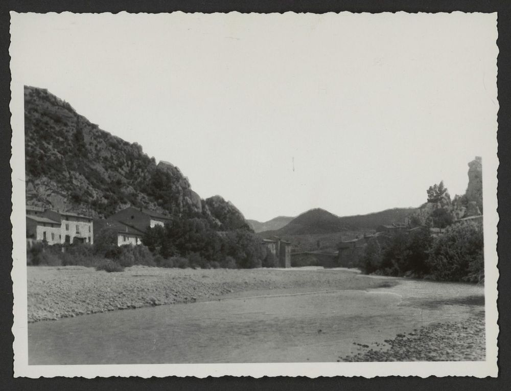 Vue du village prise en aval