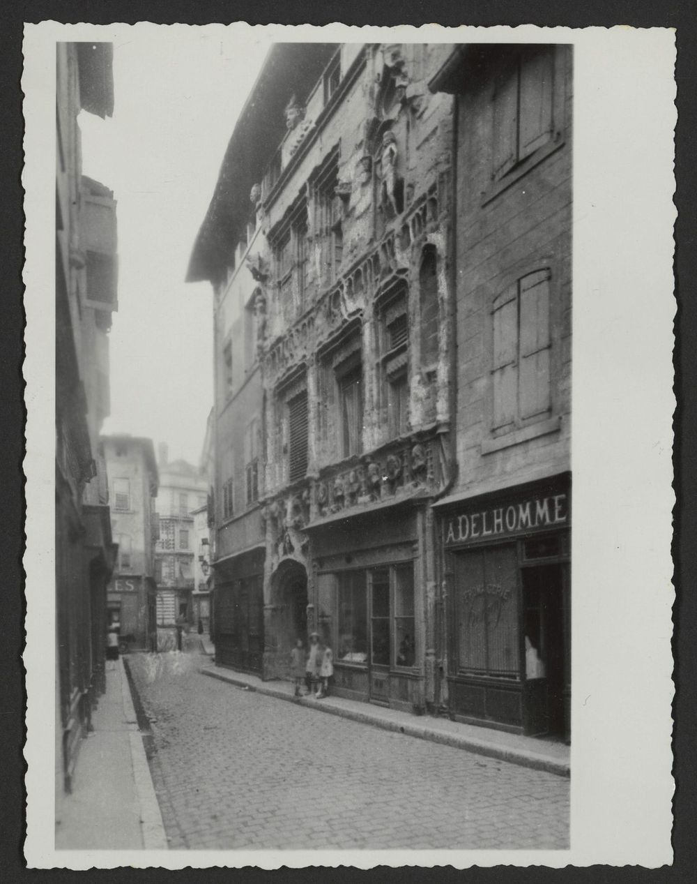 La maison des têtes et la grande rue