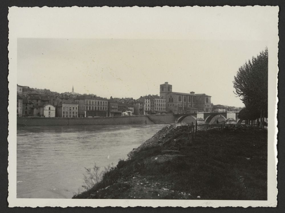 Saint-Barnard vue du quai de Bourg-de-Péage