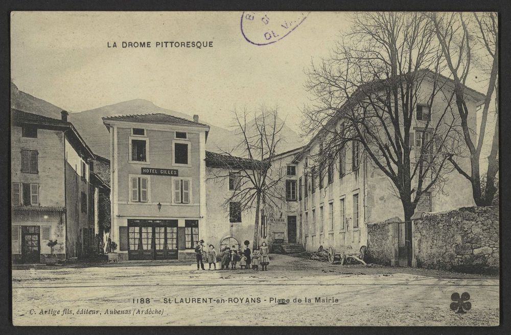St-Laurent-en-Royans - Place de la Mairie