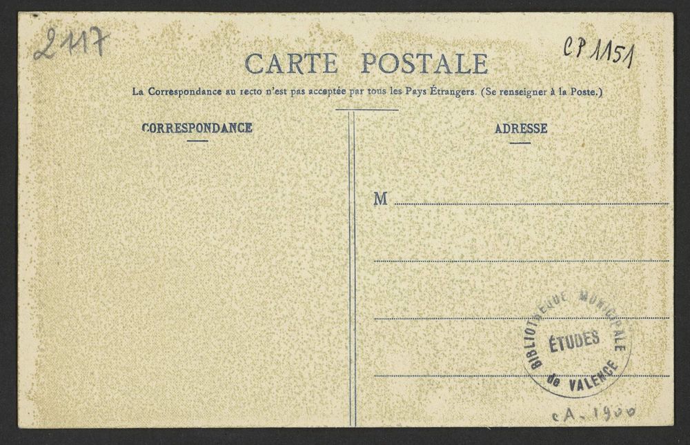 Saulce-sur-Rhône - Château de la Tour du Veyre, à M. de Soubeyran de St-Prix - Cour intérieure