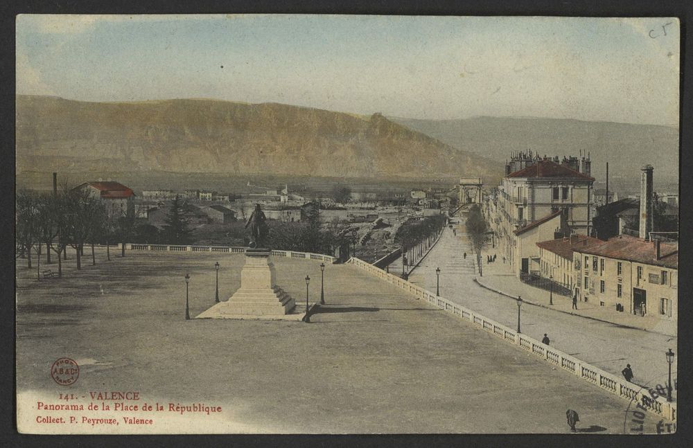 Valence - Panorama de la Place de la République