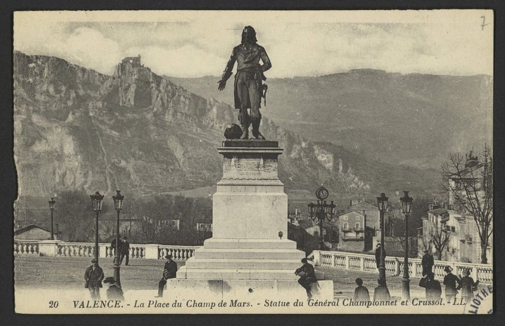 Valence - La Place du Champs de Mars - Statue du Général Championnet et Crussol