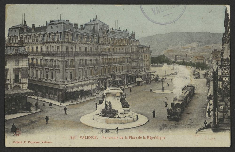 Valence - Panorama de la Place de la République