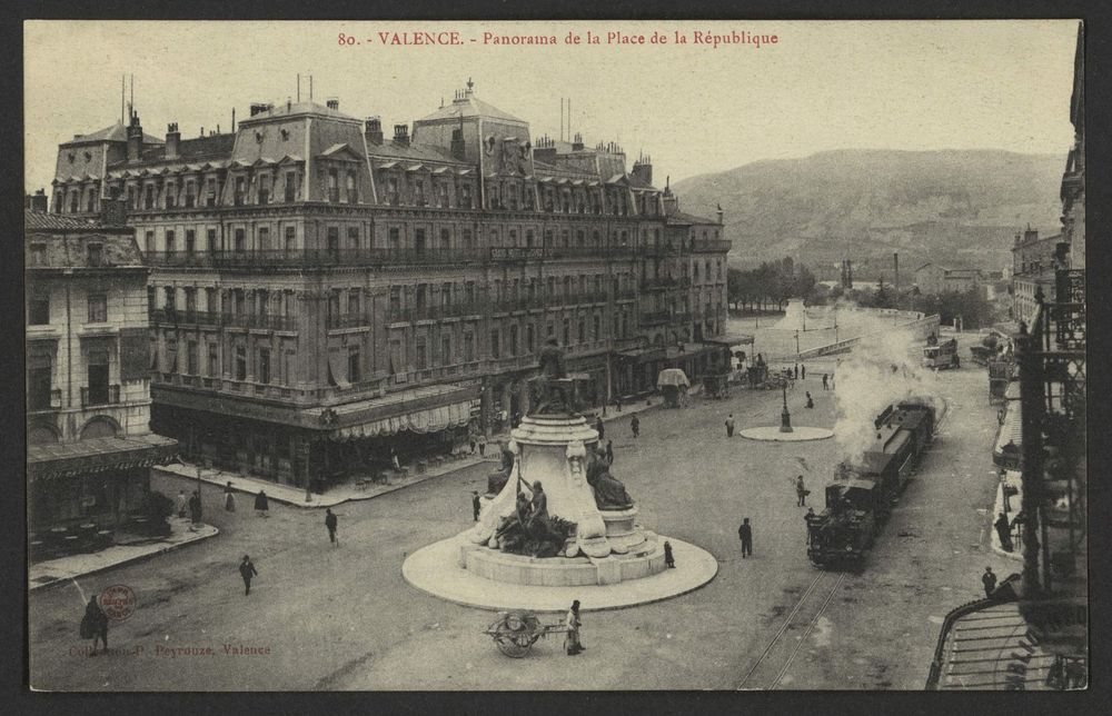 Valence - Panorama de la Place de la République