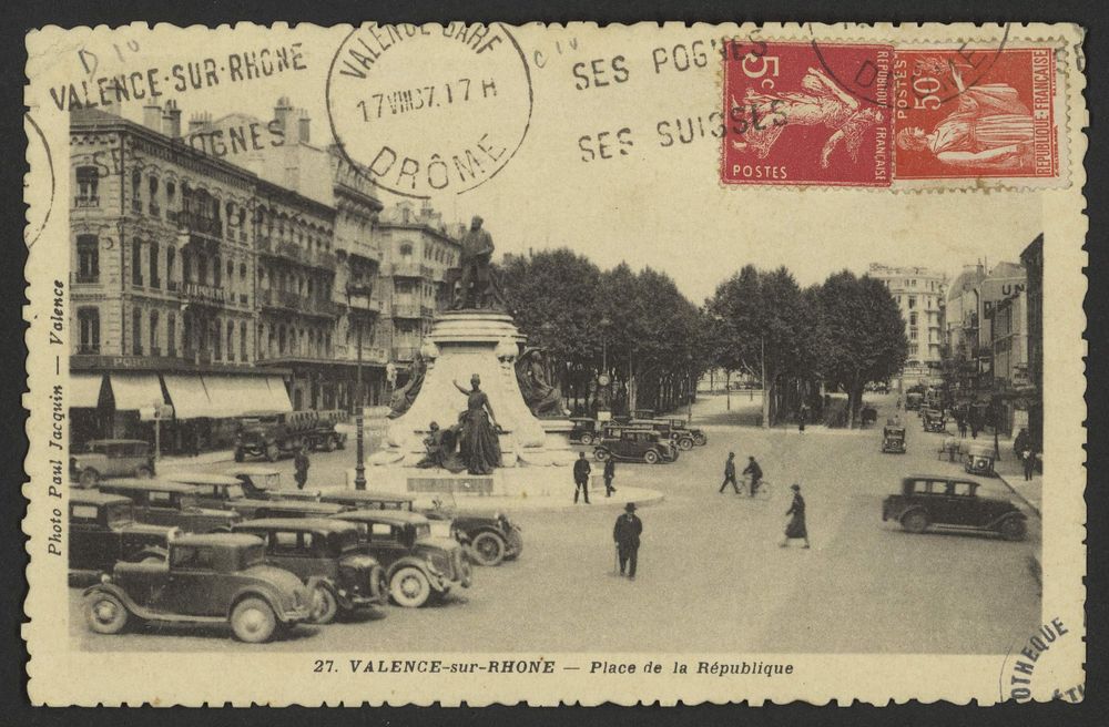 Valence-sur-Rhône - Place de la République