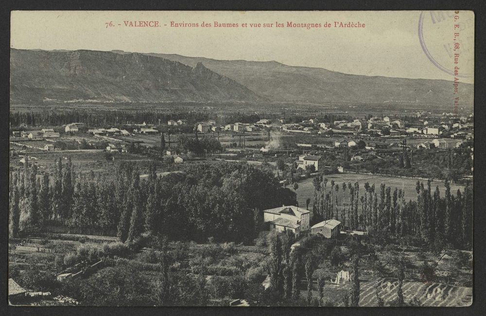 Valence - Environs des Baumes et Vue sur les montagnes de l'Adèche