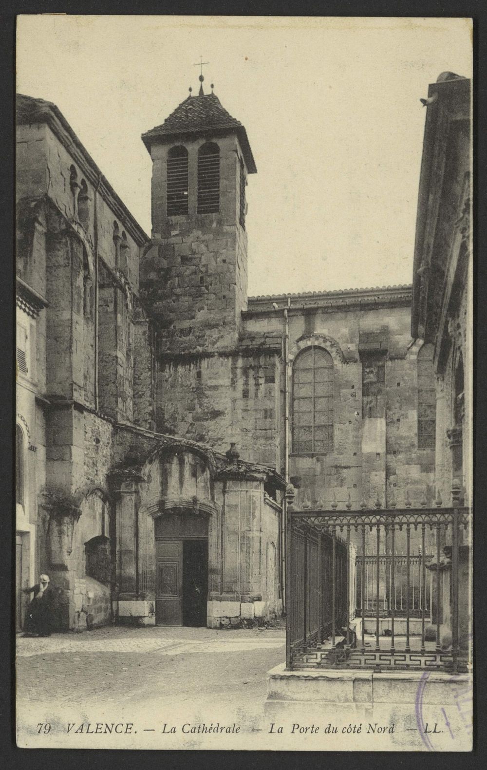 Valence - La Cathédrale - La Porte du côté Nord