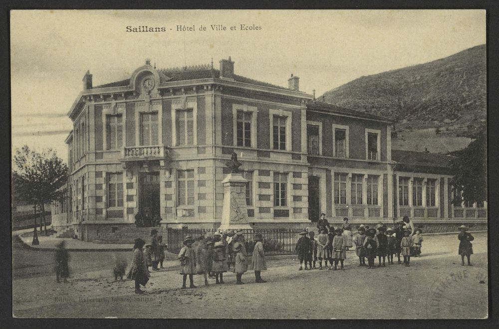 Saillans - Hotel de Ville et Ecoles