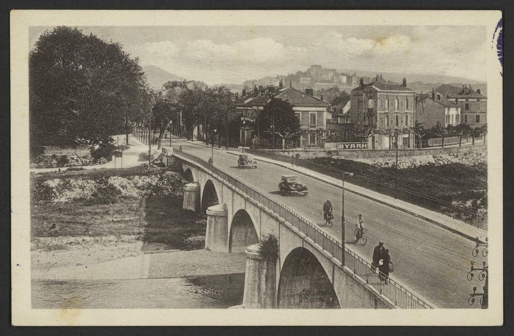Montélimar - Le pont de pierre vu du quartier St-James