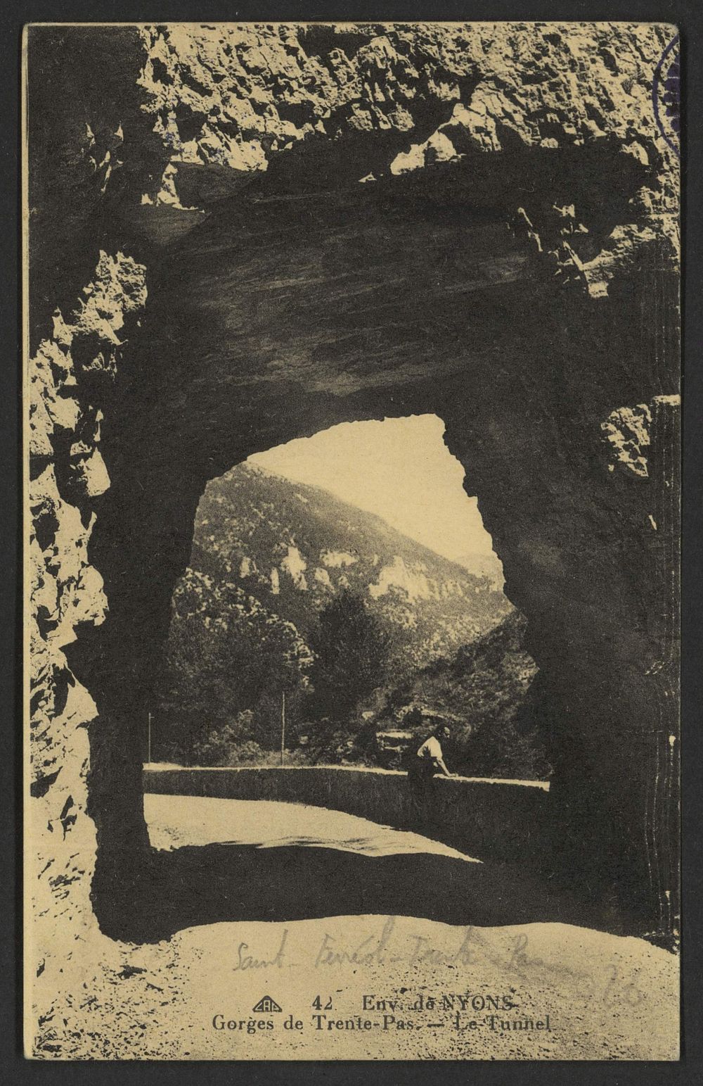 Env. de Nyons - Gorges de Trente-Pas - Le Tunnel