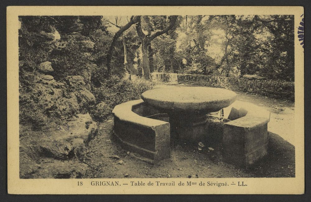 Grignan. - Table de Travail de Mme de Sévigné