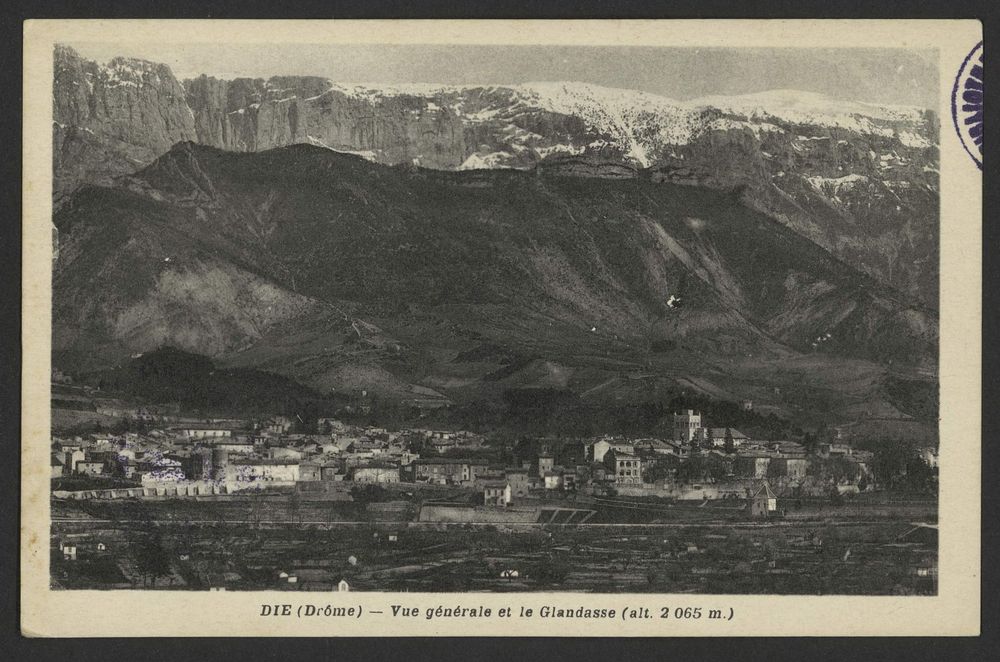 Die (Drôme) - Vue générale et le Glandasse (alt. 2065 m.)