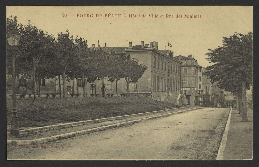 Bourg-de-Péage - Hôtel de Ville et Rue des Minimes