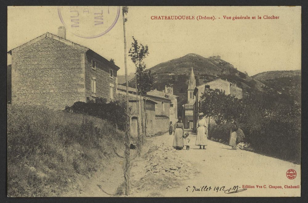 Chateaudouble (Drôme). - Vue générale et le Clocher