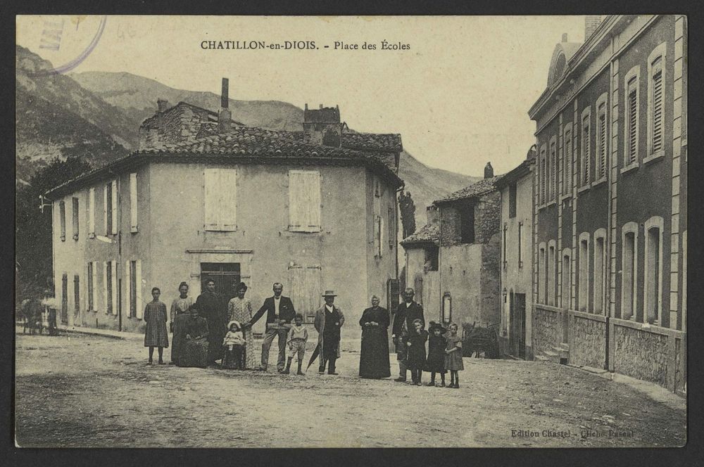 Chatillon-en-Diois. - Place des Écoles
