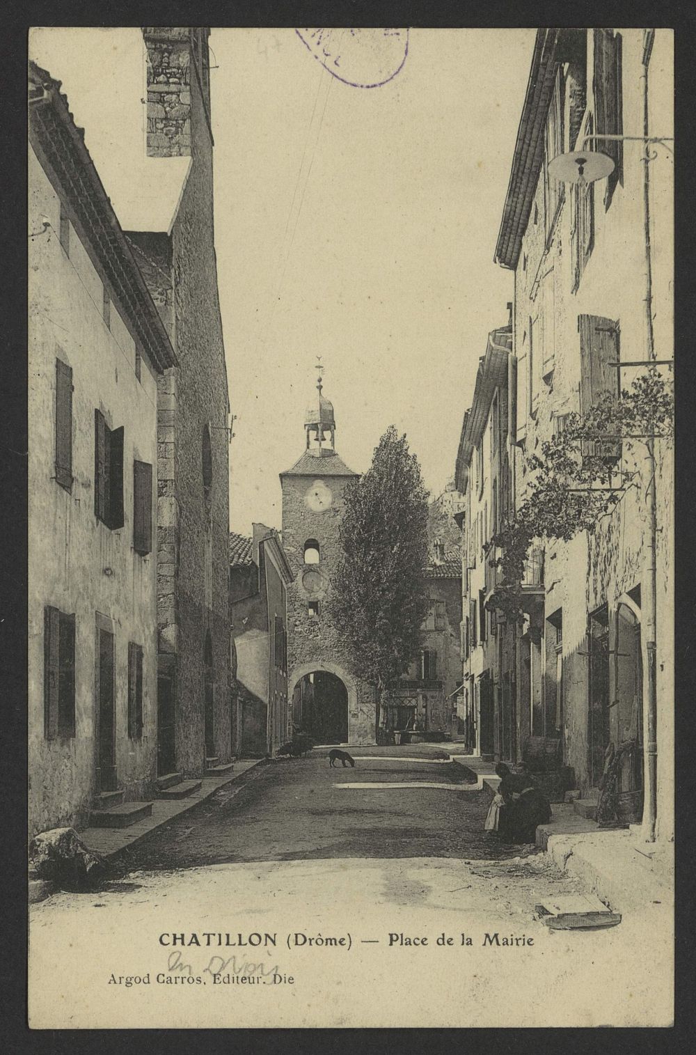 Chatillon (Drôme) - Place de la Mairie