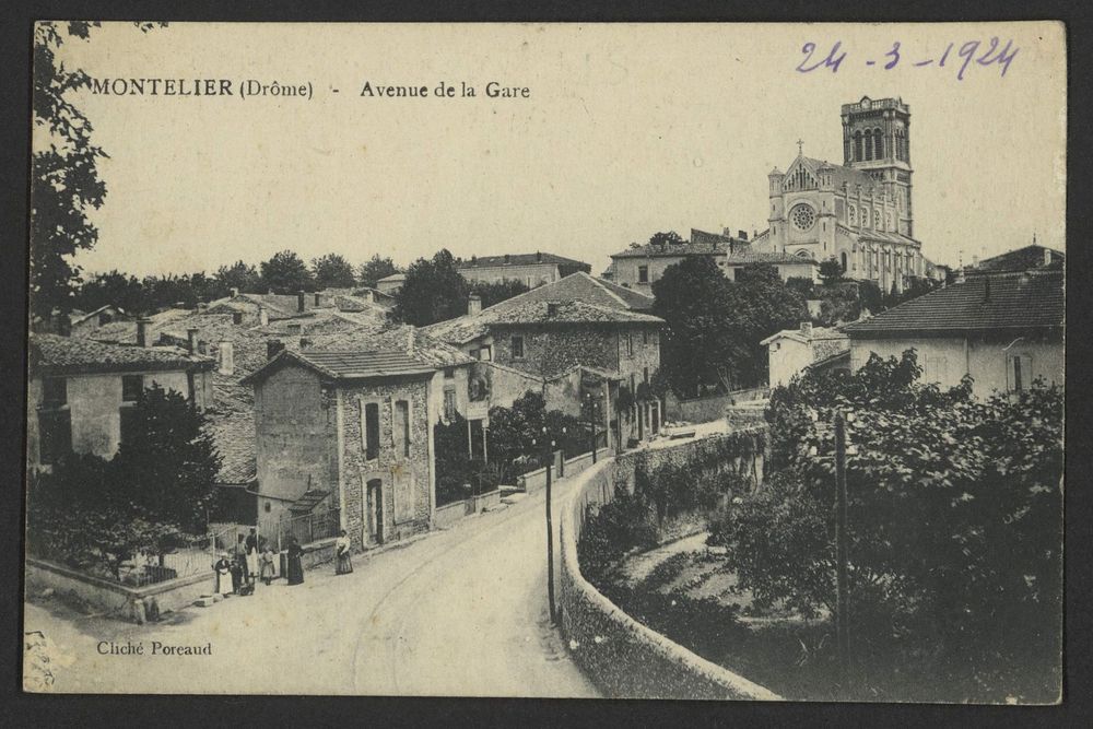 Montélier (Drôme) - Avenue de la Gare
