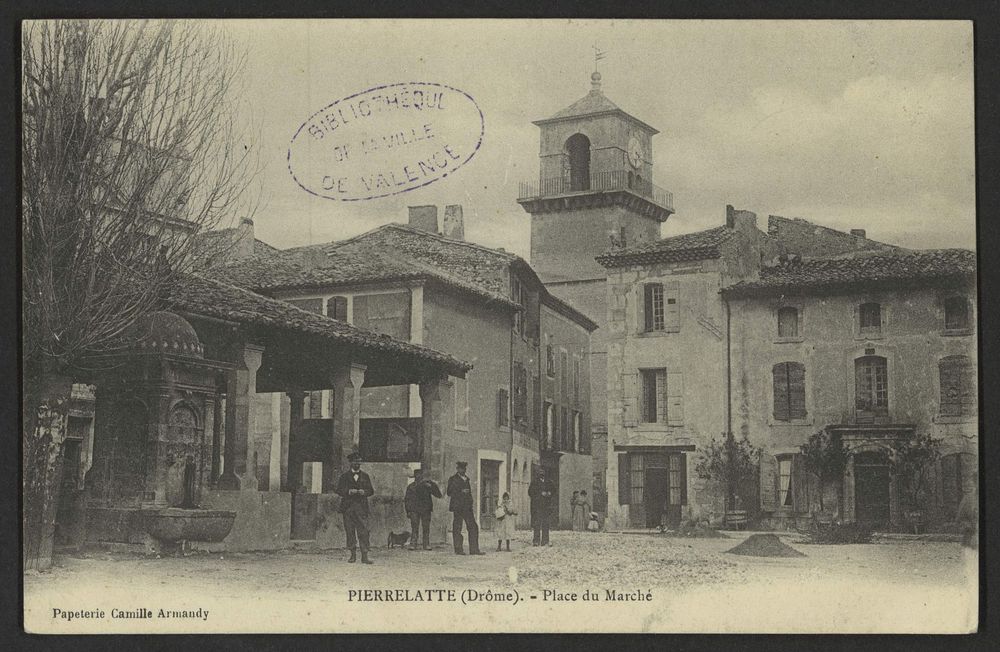 Pierrelatte (Drôme) - Place du marché