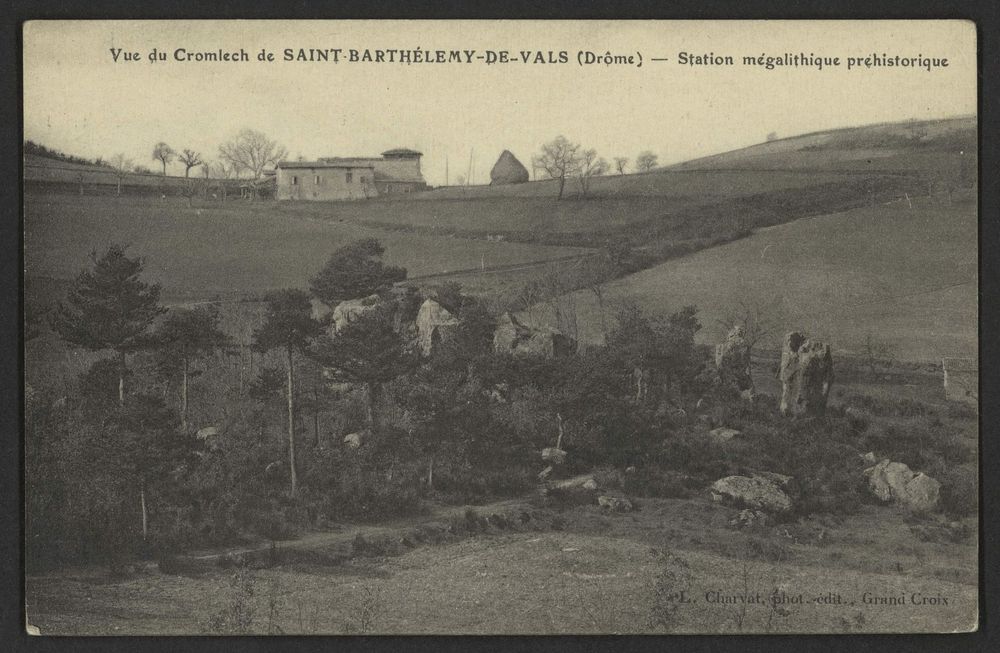 Vue du Cromlech de Saint-Barthélémy-de-Vals (Drôme) - Station mégalithique préhistorique