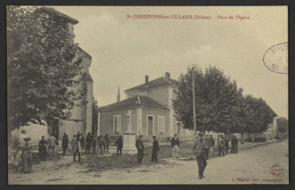St-Chrisophe-et-le-laris (Drôme) - Place de l'Eglise