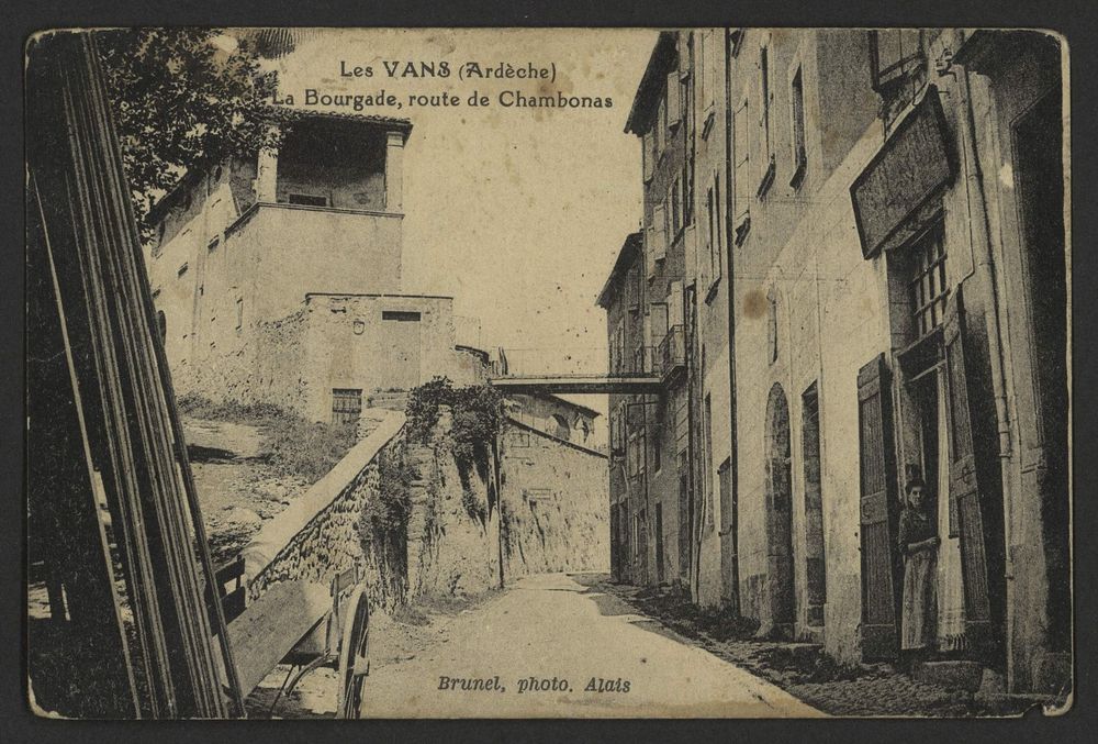 Les Vans (Ardèche) - La Bourgade, route de Chambonas