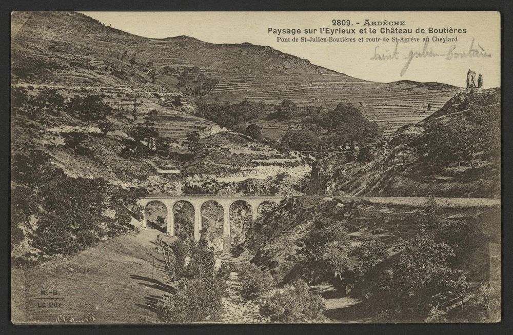 Ardèche - Paysage sur l'Eyrieux et le Château de Boutières