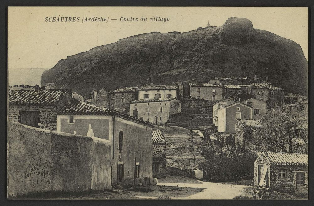 Sceautres (Ardèche) - Centre du village