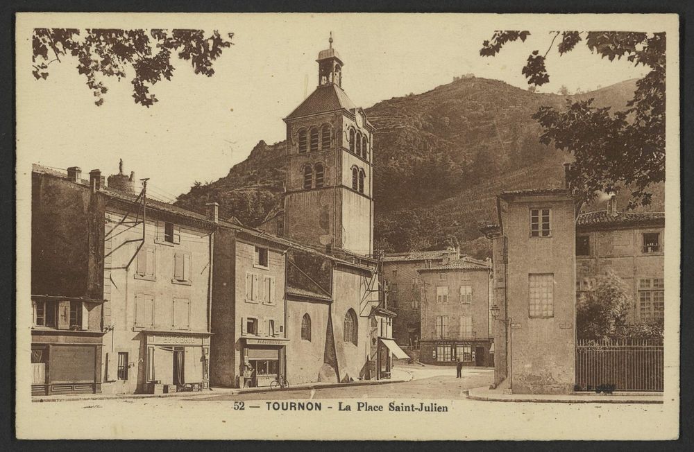 Tournon - La Place saint-Julien