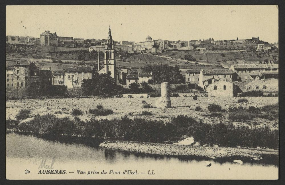 Aubenas - Vue prise du Pont d'Ucel