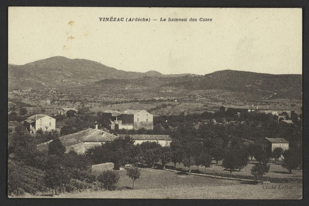 Vinézac (Ardèche) - Le hameau des Cotes