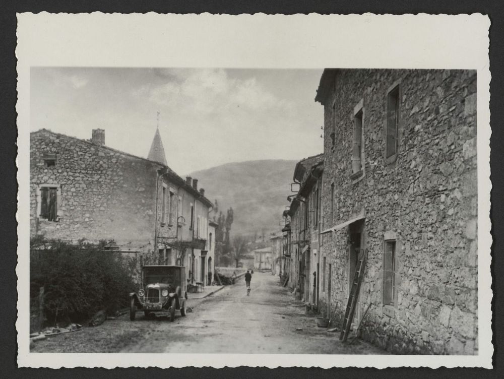 La grande rue de Bouvières