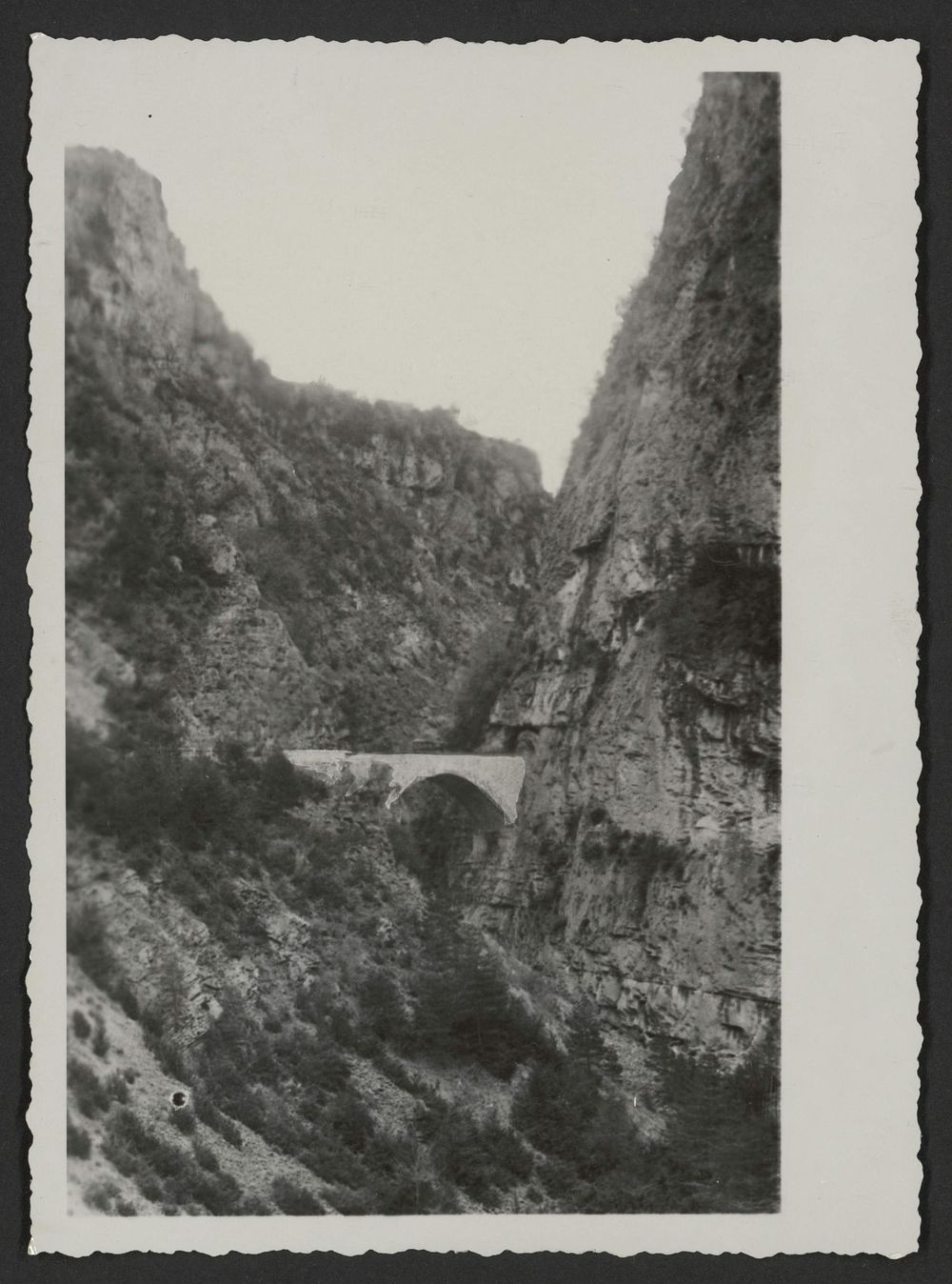 Pont enjambant le ruisseau du gats avant le tunnel en direction de Glandage