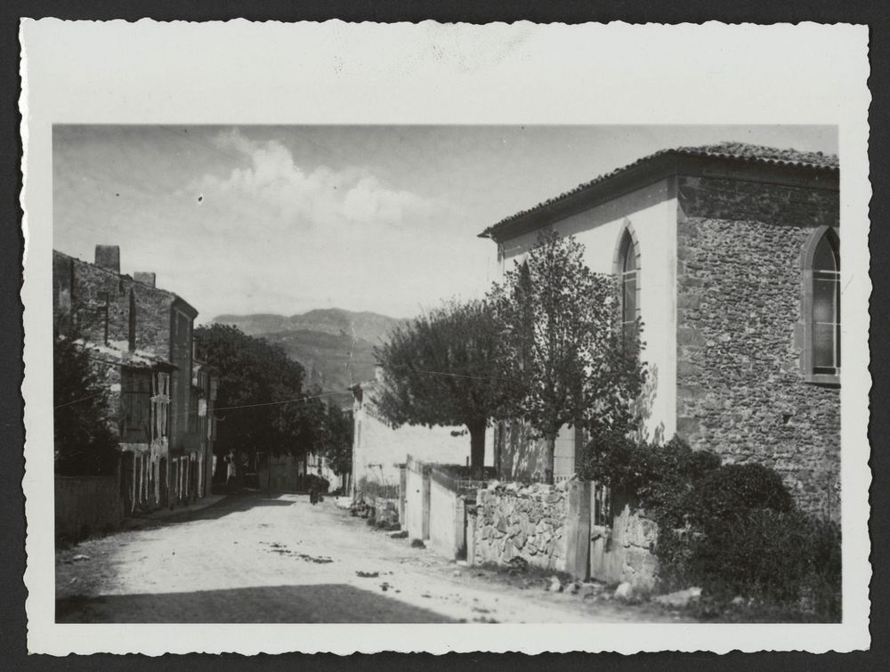 Rue d'un village de la Drôme