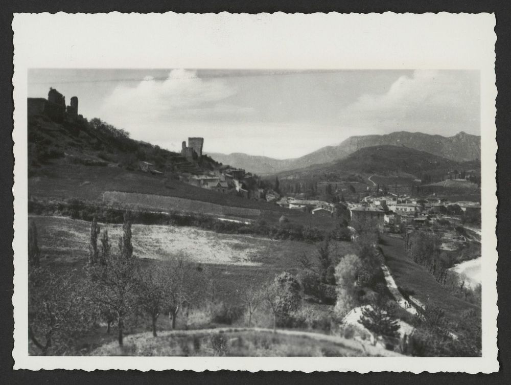 Vue générale du village de Bourdeaux