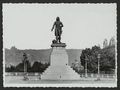 La place et la statue de Championnet