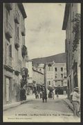 Nyons - La place Carnot et la Tour de l'Horloge