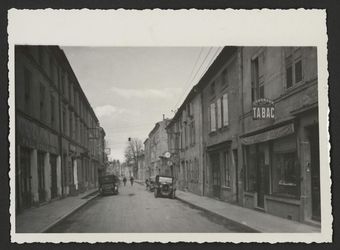 La rue Sadi-Carnot, prise face à l'ouest