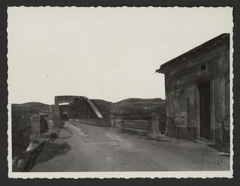 Le pont métallique à péage sur l'Eygues