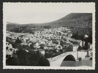 Vue générale du pont et de la vieille ville prise de la citadelle