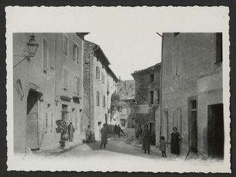 Le village pris dans le quartier du portail, davant le maréchal-ferrant Blanchet