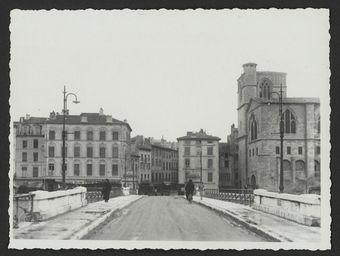 La Collègiale Saint-Barnard et le vieux pont