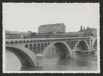 Pont neuf avec l'école supérieure de garçons de Bourg-de-Péage