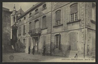 Saint-Paul-Trois-Châteaux. - Hôtel de Ville