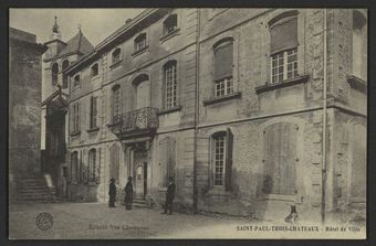 Saint-Paul-Trois-Châteaux. - Hôtel de Ville