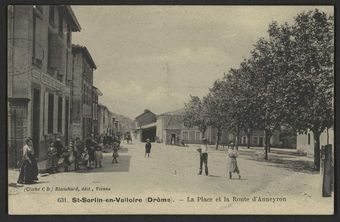 St-Sorlin-en-Valloire (Drôme) - La Place et la Route d'Anneyron