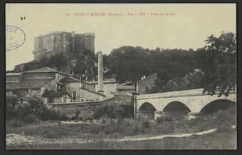 Suze-la-Rousse (Drôme). - Vue à l'Est - Pont sur le Lez